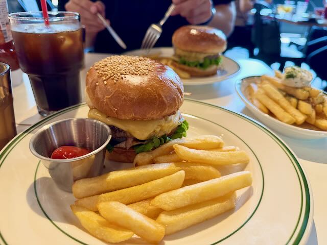 Wythe Club Burger